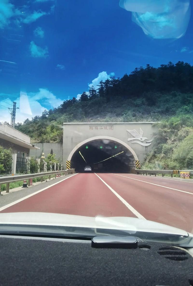 隧道与桥梁之间 两个半小时的穿越时空